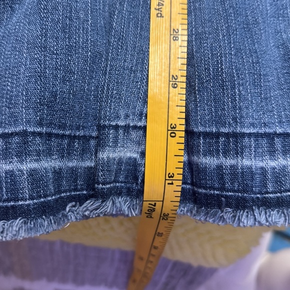 Levi's 70's Vibe Low Rise Fringe Hem Flare Jeans Denim - Picture 9 of 9